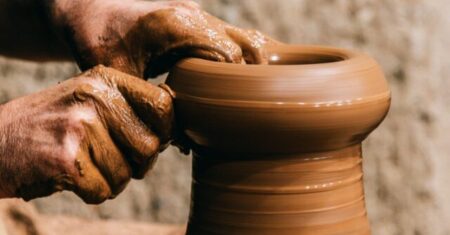 Artesanato de Cerâmica: Moldando Beleza e Originalidade